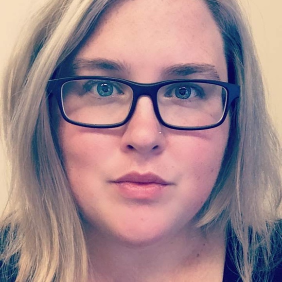 Meet your Posher, Lindsay - Picture 3 of 7